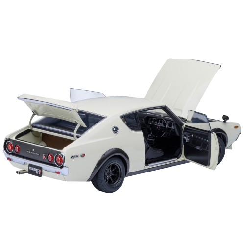 Nissan Skyline 2000GT-R (KPGC110) Tuned Version RHD (Right Hand Drive) White 1/18 Model Car by Autoart