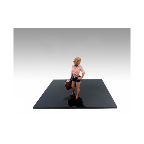 'Figure24 Series 1' Figure 706 for 1/24 Scale Models by American Diorama