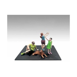 'Figure24 Series 1' 9 piece Figure Set for 1/24 Scale Models by American Diorama