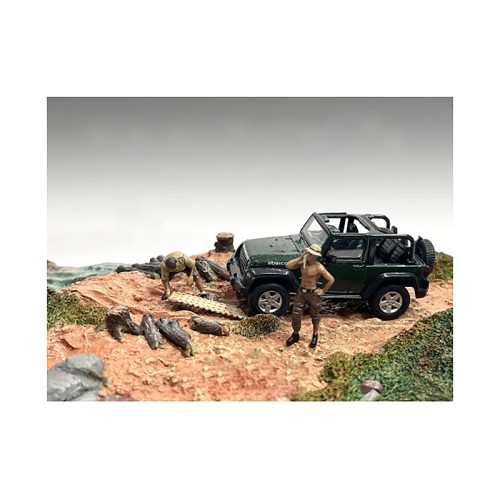 '4X4 Mechanics' 2 Piece Diecast Figure Set 1 for 1/43 Scale Models by American Diorama