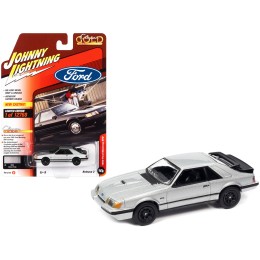 1986 Ford Mustang SVO Silver Metallic with Black Stripes 'Classic Gold Collection' Series Limited Edition to 12768 pieces Worldwide 1/64 Diecast Model Car by Johnny Lightning