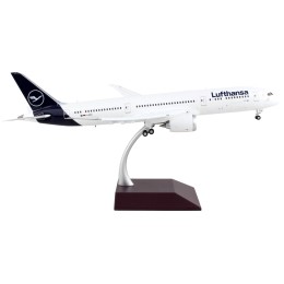 Boeing 787-9 Commercial Aircraft with Flaps Down 'Lufthansa' White with Blue Tail 'Gemini 200' Series 1/200 Diecast Model Airplane by GeminiJets