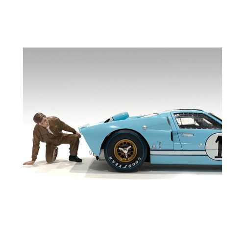 'Race Day 1' Figurine IV for 1/18 Scale Models by American Diorama