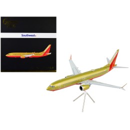 Boeing 737 MAX 8 Commercial Aircraft 'Southwest Airlines' Gold and Red 'Gemini 200' Series 1/200 Diecast Model Airplane by GeminiJets