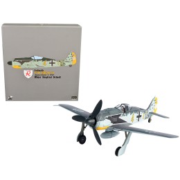Focke-Wulf FW 190A-4 Fighter Aircraft 'Major Siegfried Schnell, Luftwaffe, JG2, France' (1943) 1/72 Diecast Model by JC Wings