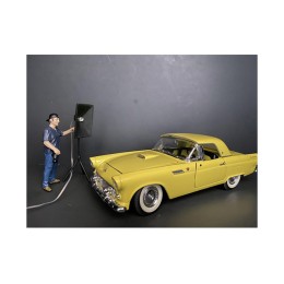 'Weekend Car Show' Figurine V for 1/24 Scale Models by American Diorama
