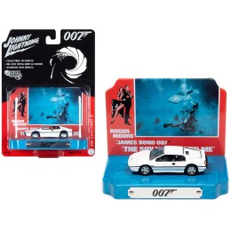 1976 Lotus Esprit S1 White with Collectible Tin Display '007' (James Bond) 'The Spy Who Loved Me' (1977) Movie (10th in the James Bond Series) 1/64 Diecast Model Car by Johnny Lightning