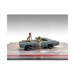 'Car Wash Girls' Set 1 Dorothy and Barbara 2 Piece Figure for 1/43 Scale Models by American Diorama