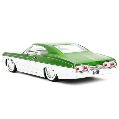 1967 Chevrolet Impala SS Green Metallic and White with White Interior 'Bigtime Muscle' Series 1/24 Diecast Model Car by Jada
