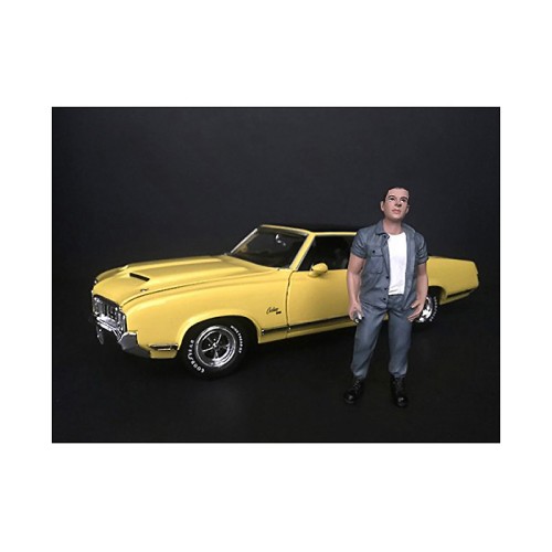 'Hanging Out II' Beto Figurine for 1/18 Scale Models by American Diorama