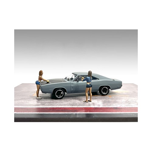 'Car Wash Girls' Set 2 Jessica and Jennifer 2 Piece Figure Set for 1/43 Scale Models by American Diorama