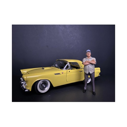 'Weekend Car Show' Figurine II for 1/24 Scale Models by American Diorama