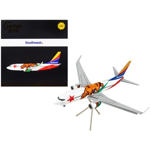 Boeing 737-700 Commercial Aircraft with Flaps Down 'Southwest Airlines - California One' California Flag Livery 'Gemini 200' Series 1/200 Diecast Model Airplane by GeminiJets
