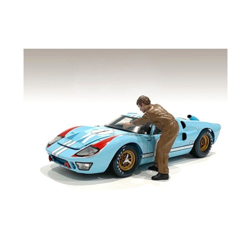 'Race Day 1' Figurine V for 1/18 Scale Models by American Diorama