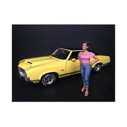 'Hanging Out II' Gloria Figurine for 1/18 Scale Models by American Diorama