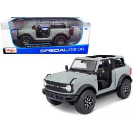 2021 Ford Bronco Badlands Light Gray 'Special Edition' 1/18 Diecast Model Car by Maisto