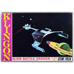 Skill 2 Model Kit 'Klingon Warrior Empire' Alien Battle Cruiser 'Star Trek' (1966-1969) TV Series 1/650 Scale Model by AMT